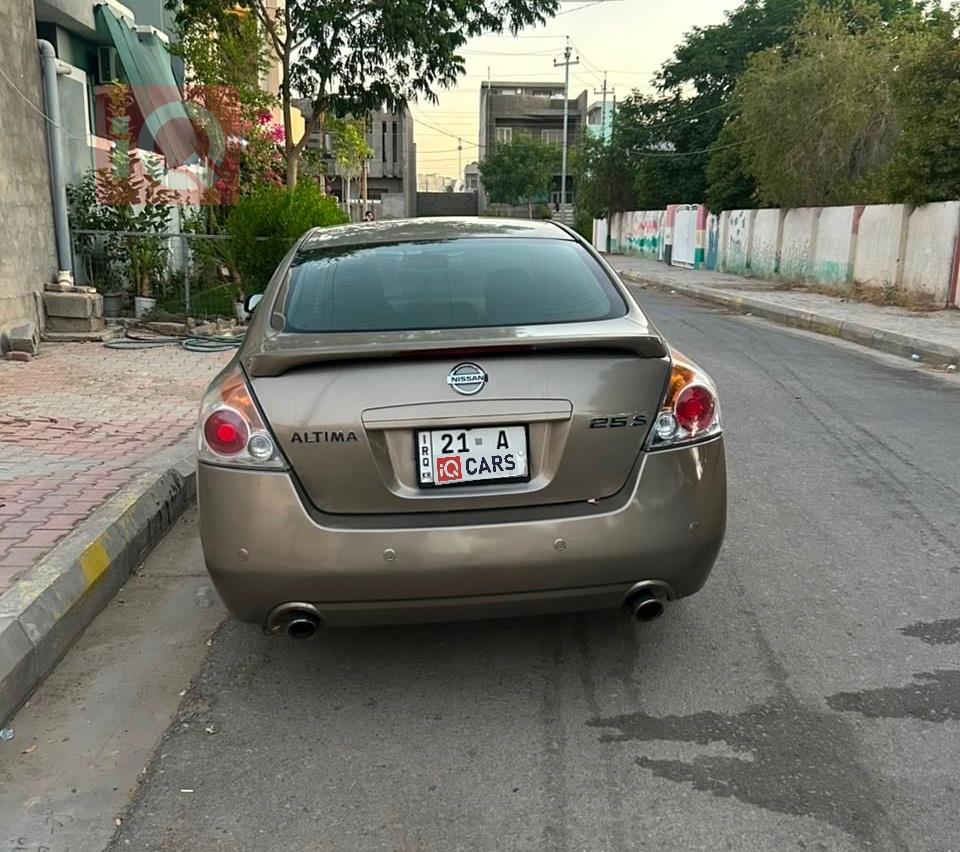 نيسان ألتيما